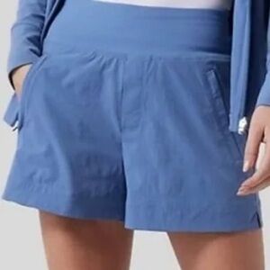 Athleta Trekkie North Short Mid-Rise Zip Pocket in Light Blue Plus Size 20 NWT